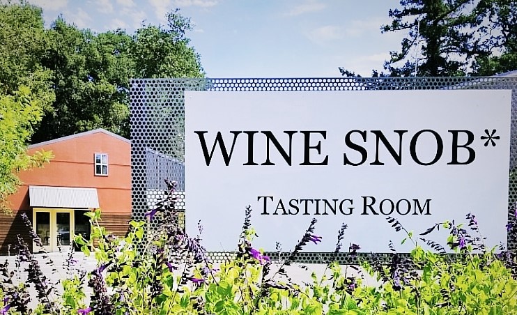 Wine Snob* photo 1
