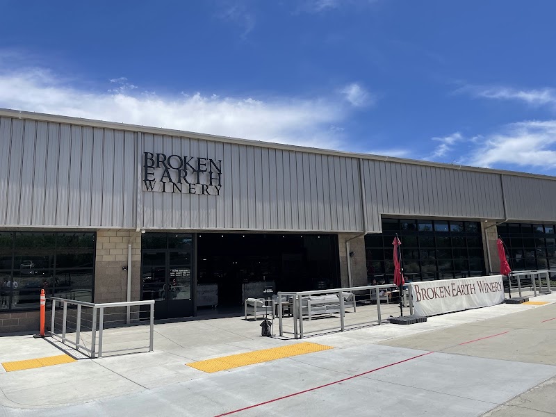 Broken Earth Winery photo 5