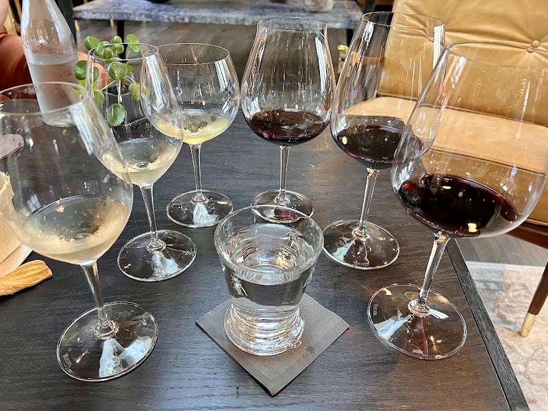 Handwritten Wines photo 5