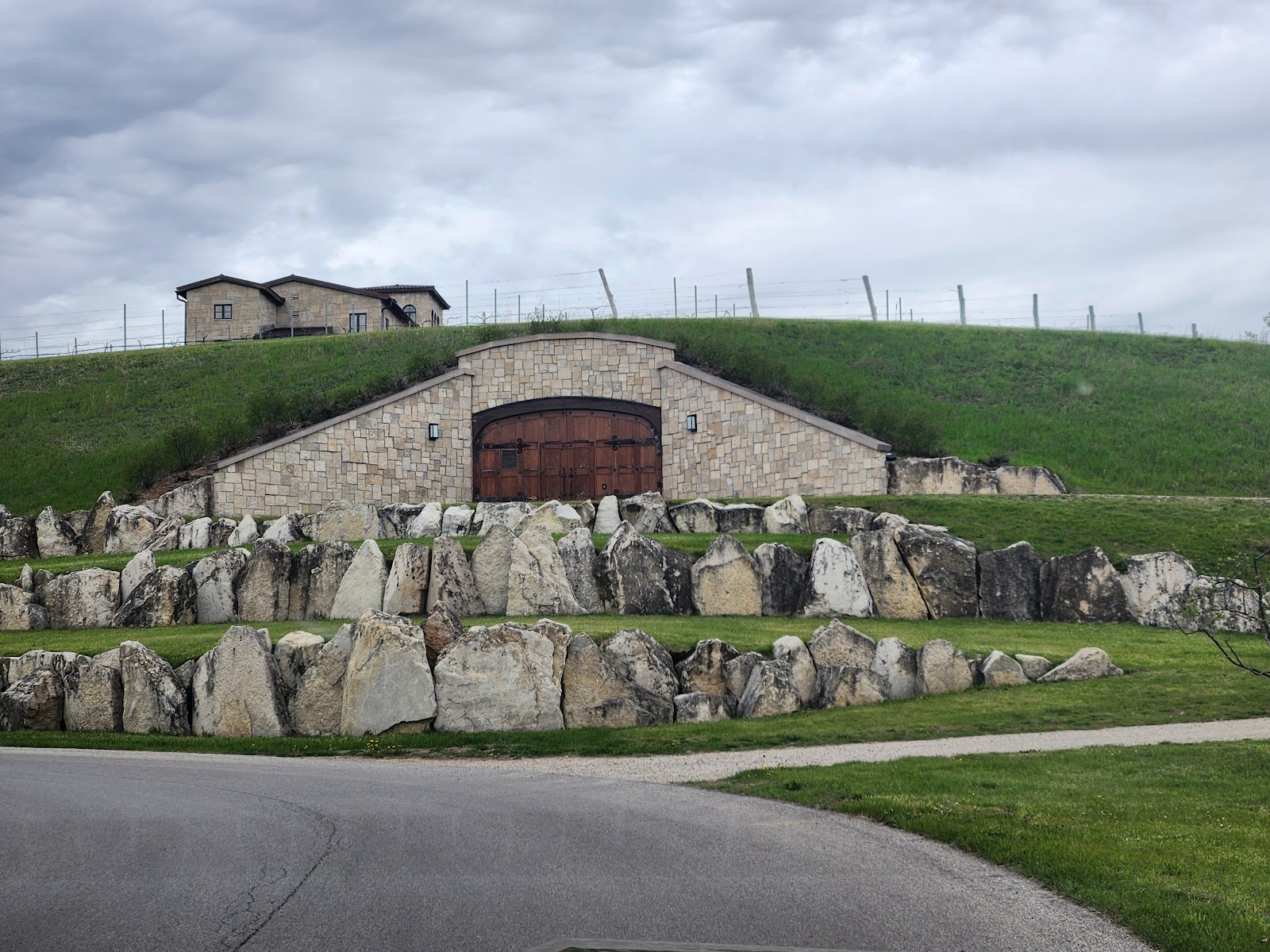 Mari Vineyards photo 5